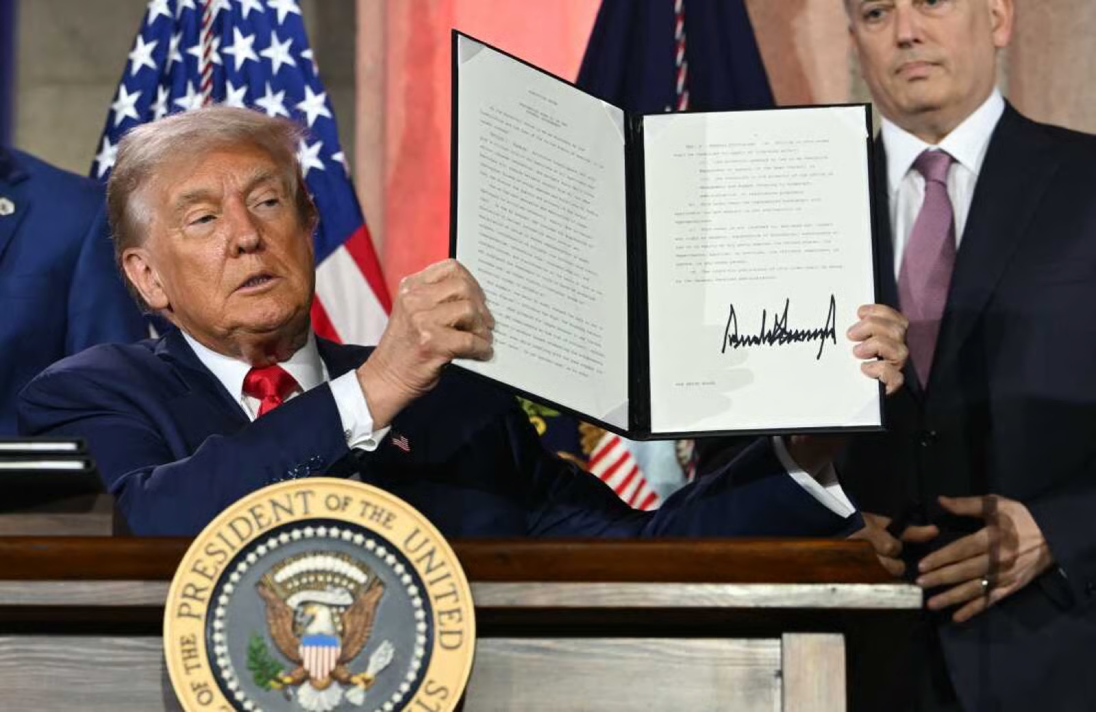 Washington entscheidet jetzt, wer KI bekommt